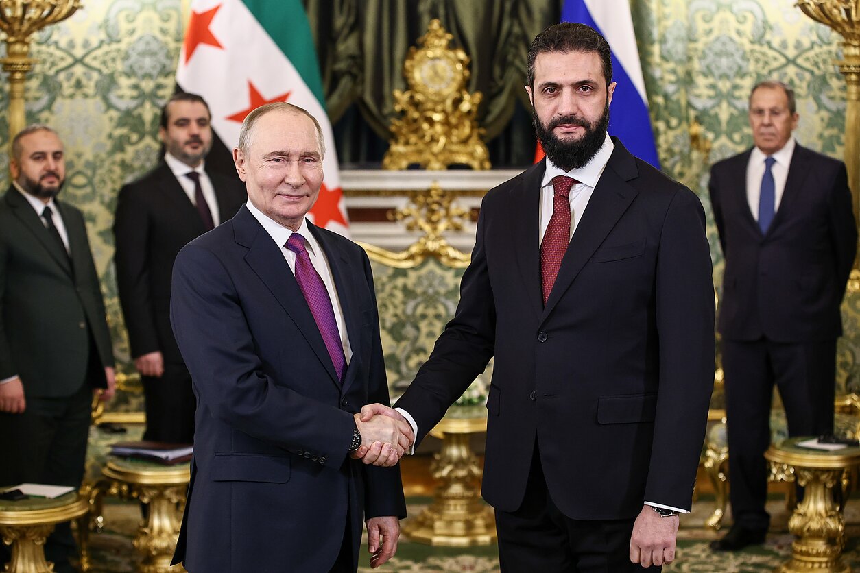 Sirijos lyderis susitiko su Putinu, Rusijai siekiant susitarimo dėl karinių bazių