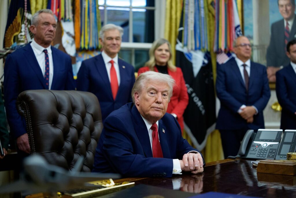 Trump es vanta d’una flota “molt gran i molt potent”, enmig de la tensió amb l’Iran