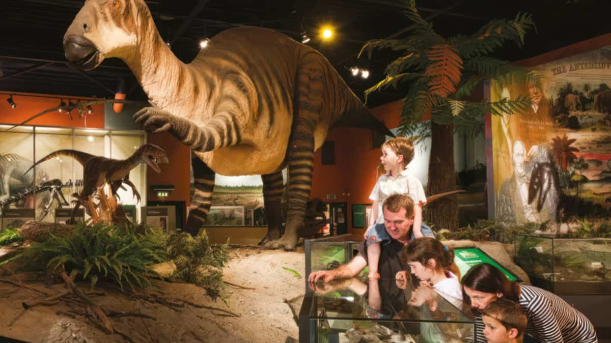 Dinosaur Isle Museum marks 25th birthday with family fossil day