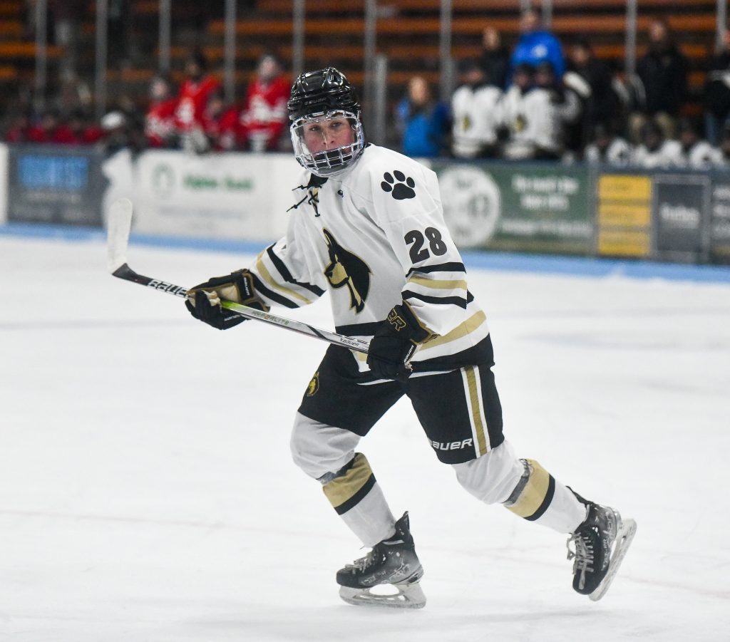 Battle Mountain hockey takes down defending state champions to improve to 11-1-1