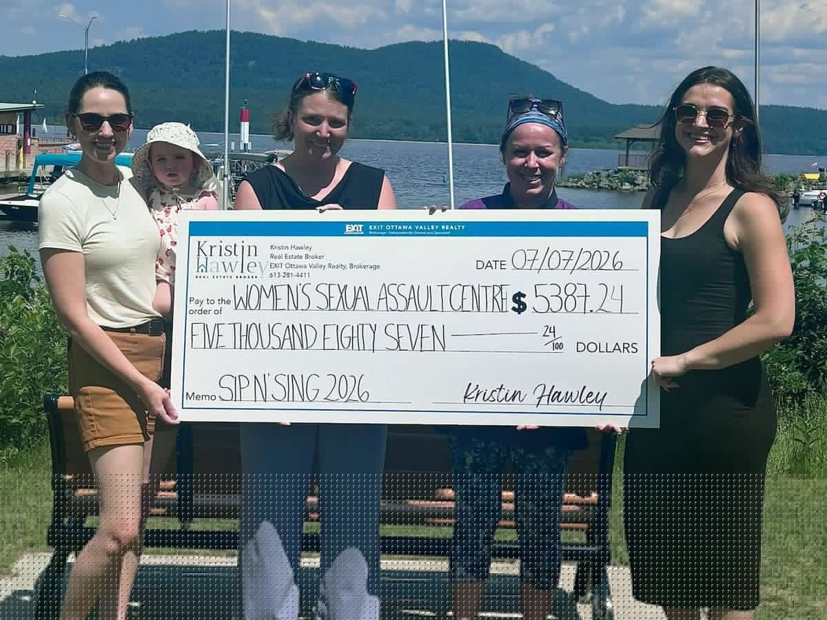 Singing, Solidarity and Strength: Sip N’ Sing makes its debut in Deep River