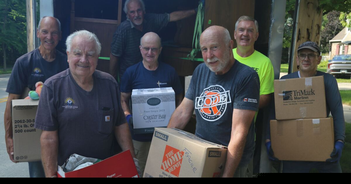 Trailer Ministries: The seniors picking up and delivering free furniture to families in need