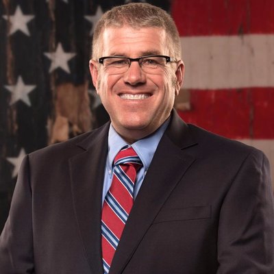 Video: Bailey, Del Mar Bloomington Town Hall