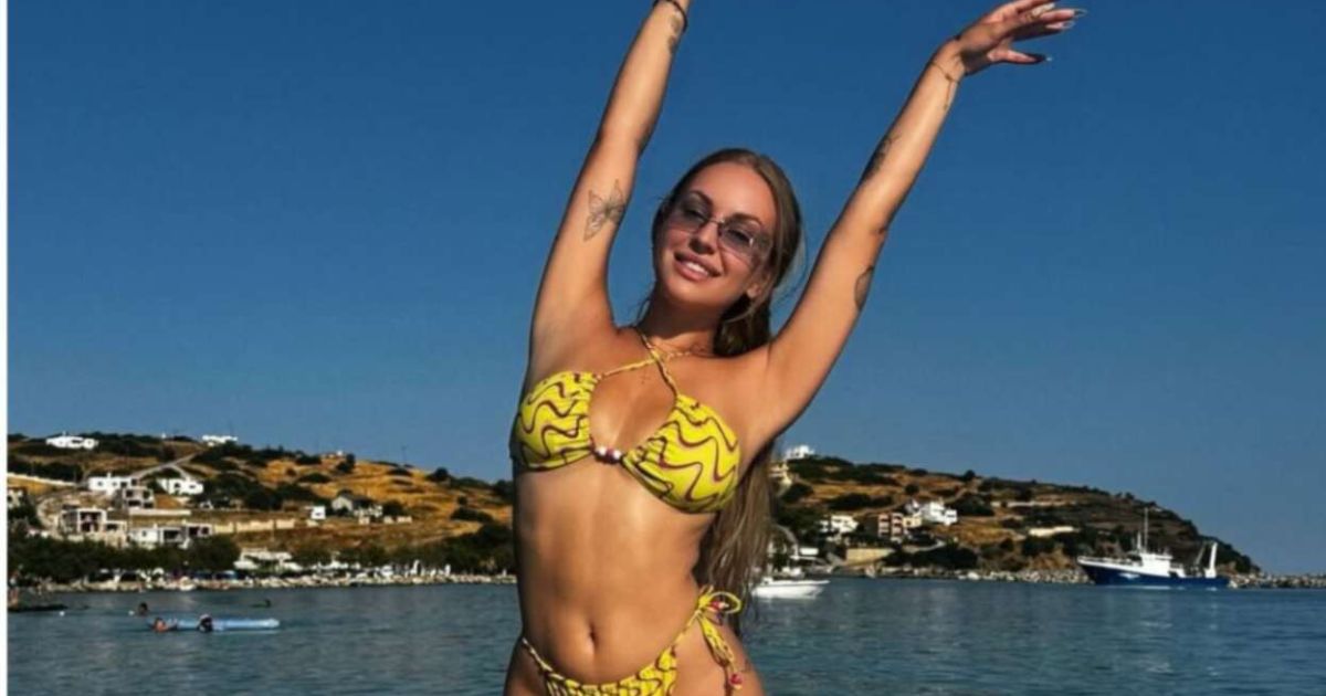 Ανδρομάχη: Οι πόζες μέσα στη θάλασσα που τράβηξαν όλα τα βλέμματα [pics]