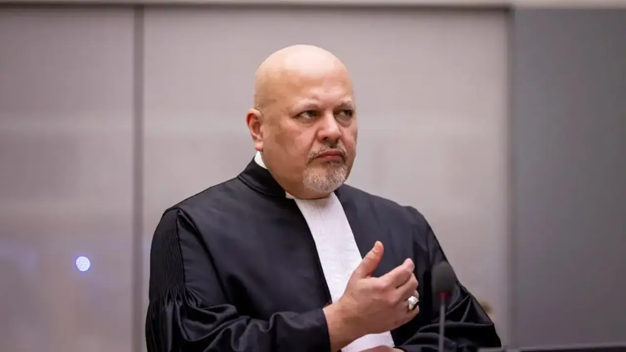 Členovia Medzinárodného trestného súdu odvolali hlavného žalobcu. Mal sexuálne obťažovať asistentku