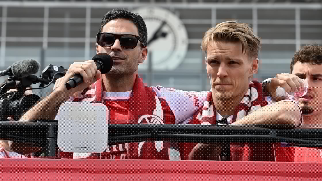 Arsenal's New Kit Revealed in Stylish Photos, Videos Hyping 'The Glow of the City'