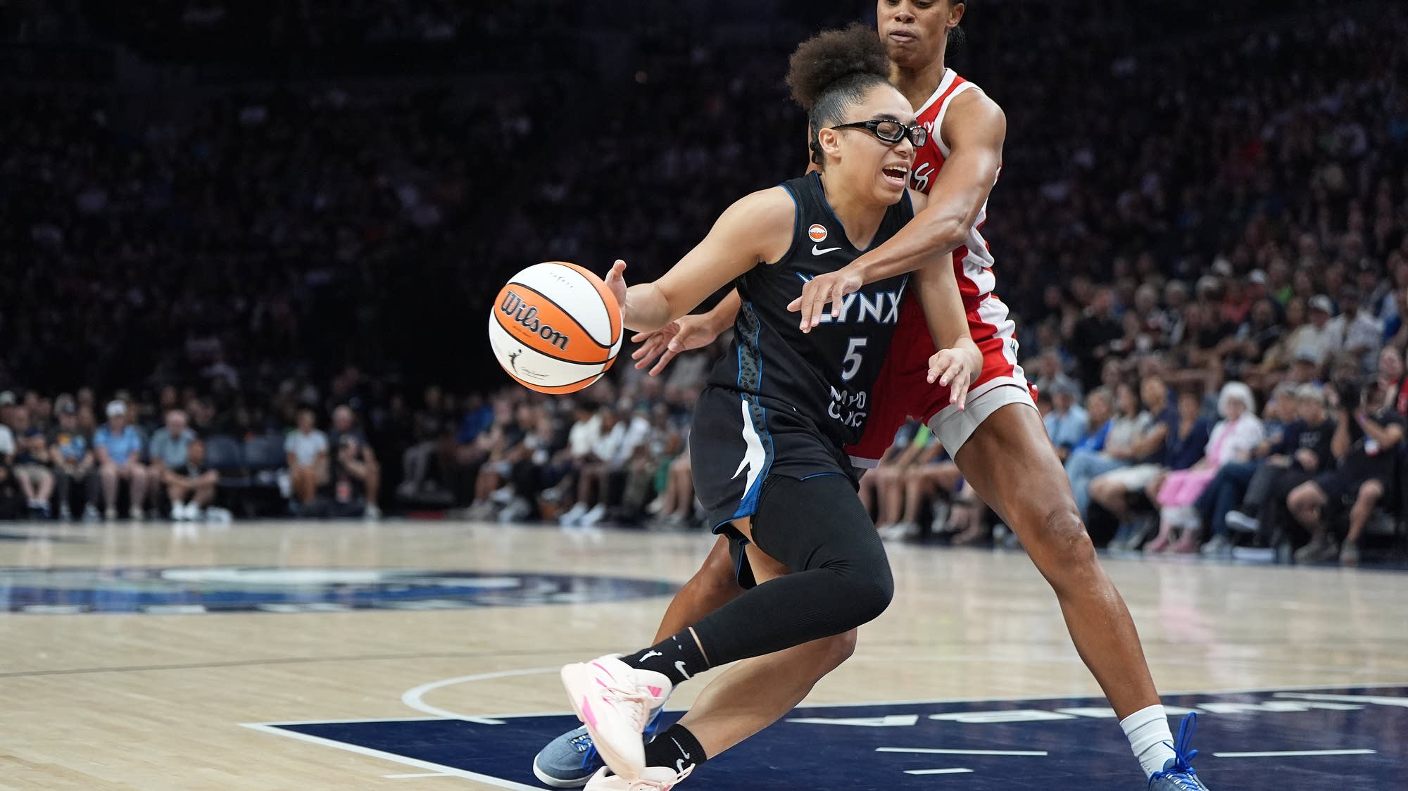 Miles leads Lynx to convincing win over Aces