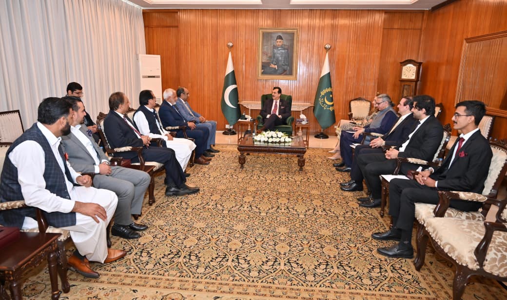 Acting President, British MP Lord Shafaq discuss Pakistani diaspora in UK issues, relief in AJK flood-affected areas