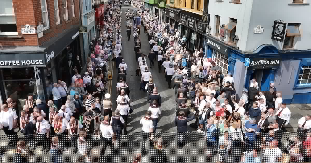 Apprentice Boys urged to ‘show respect’ after anti-Catholic slurs during Derry parade