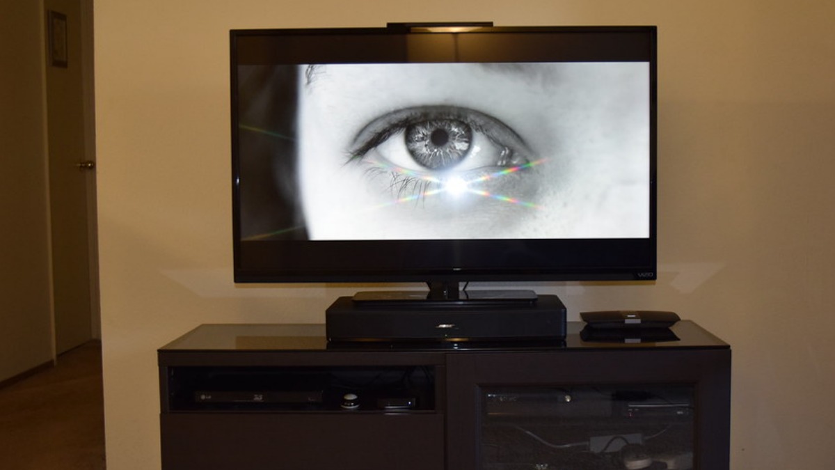 TikToker claims his Vizio TV ‘forced’ him to link Walmart account, and the internet stands with him on the data privacy implications