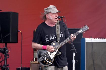 Neil Young Rocks ‘Vampire Blues’ for First Time on Love Earth Tour