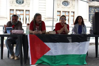 Vigília em defesa do povo palestino reúne apoiadores em Porto Alegre