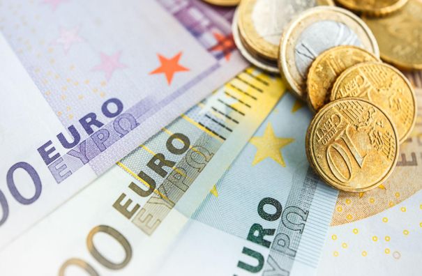 ECB v červenci pravděpodobně ponechá sazby beze změny
