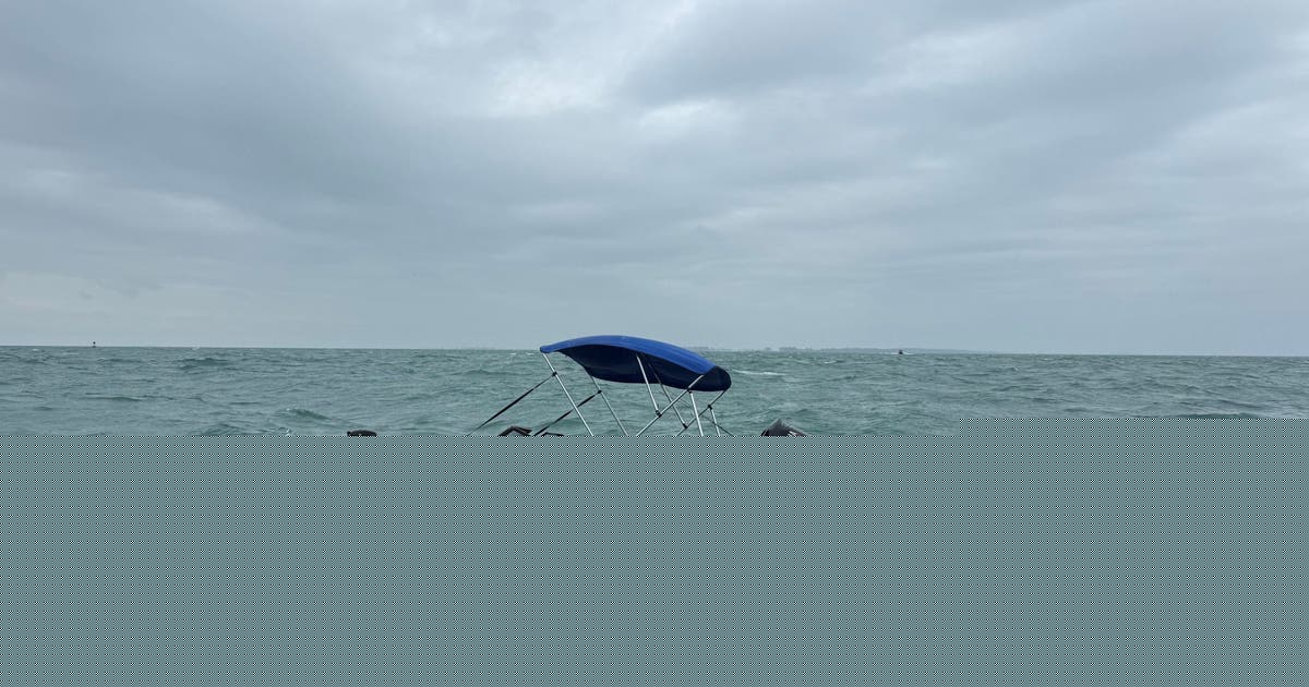 Good Samaritan rescues 3 from sinking fishing boat on Lake St. Clair