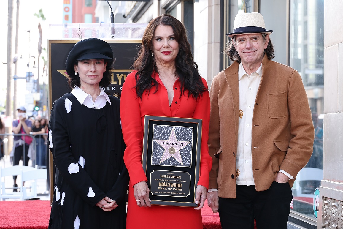 Lauren Graham Reunites With ‘Gilmore Girls’ Cast for Hollywood Walk of Fame Star: “This Is So Overwhelming”