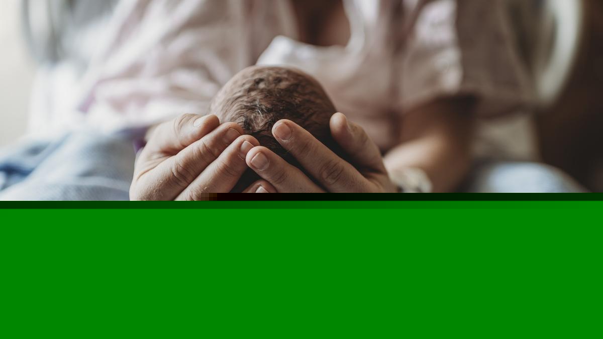 More than 250 families forced to leave Carnarvon to give birth but State Govt stresses closure is temporary