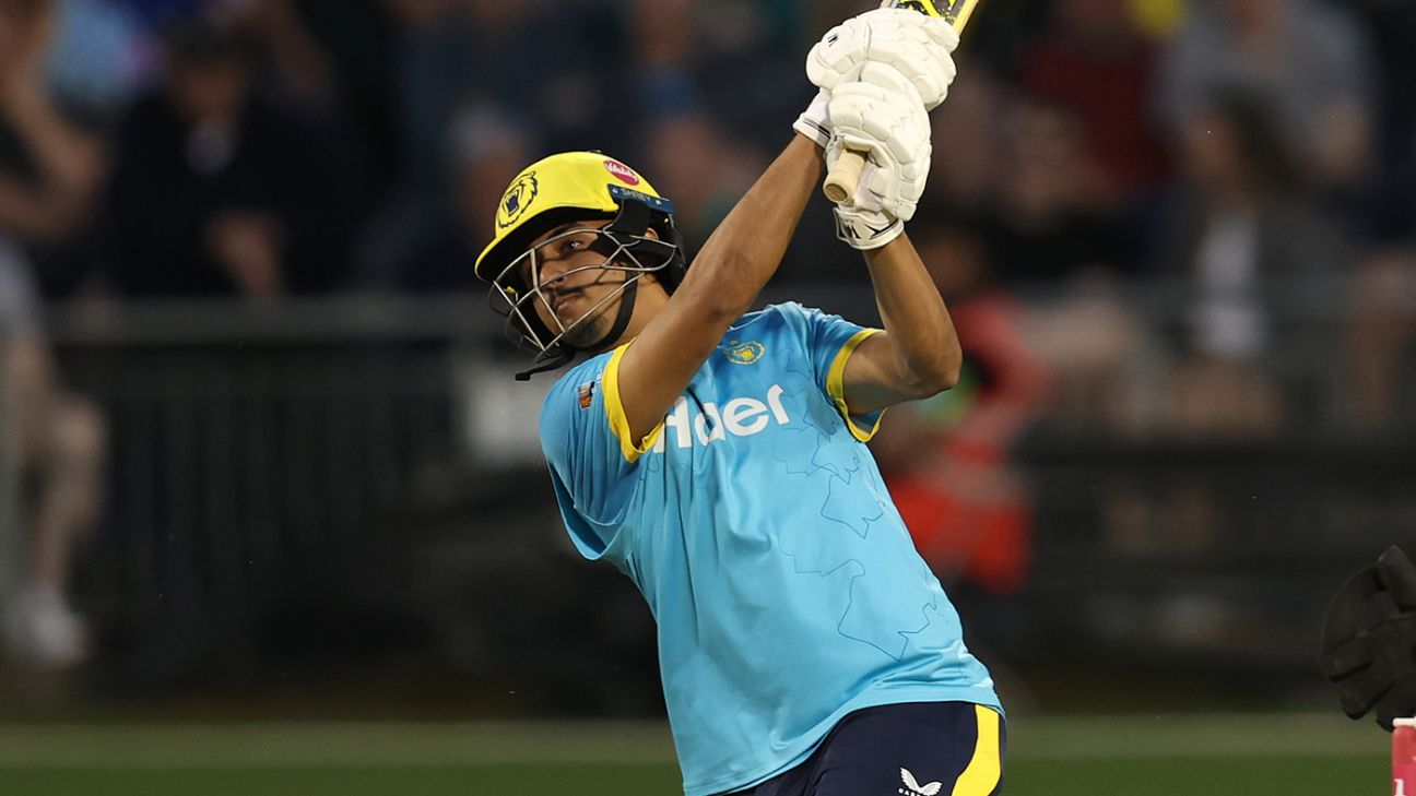 Jani keeps Bears alive as Lancashire miss chance