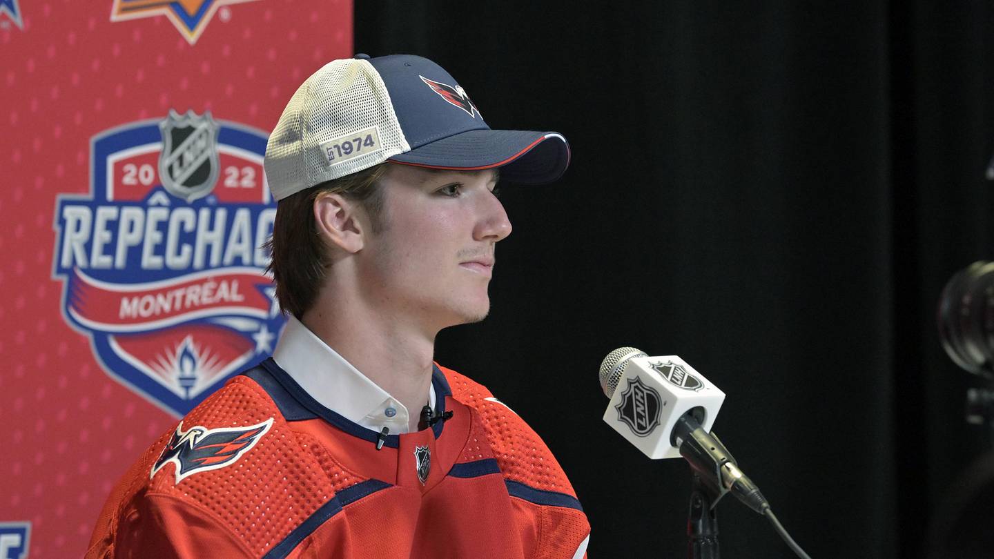 Washington Capitals sign Ryan Chesley