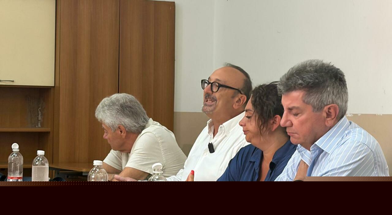 Pd a Castellammare la rabbia degli ex: &laquo;Non siamo collusi&raquo;