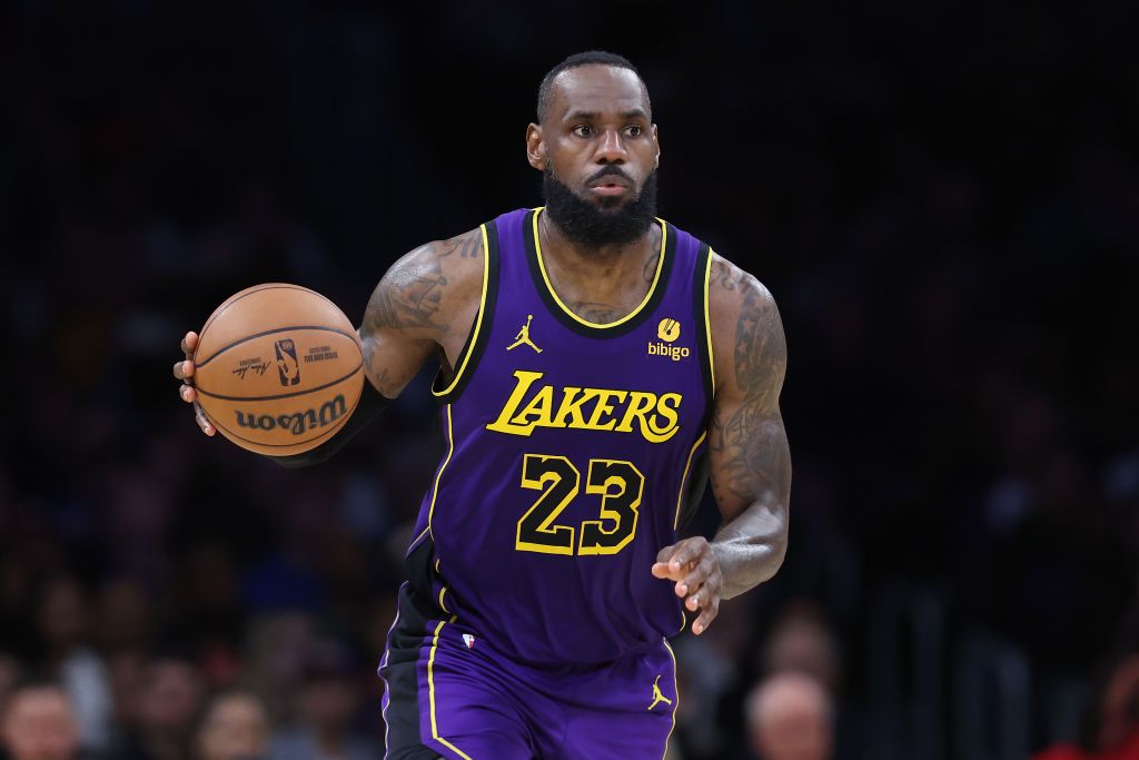PG JAMES?: LeBron James Set to Become the 76ers' Floor General