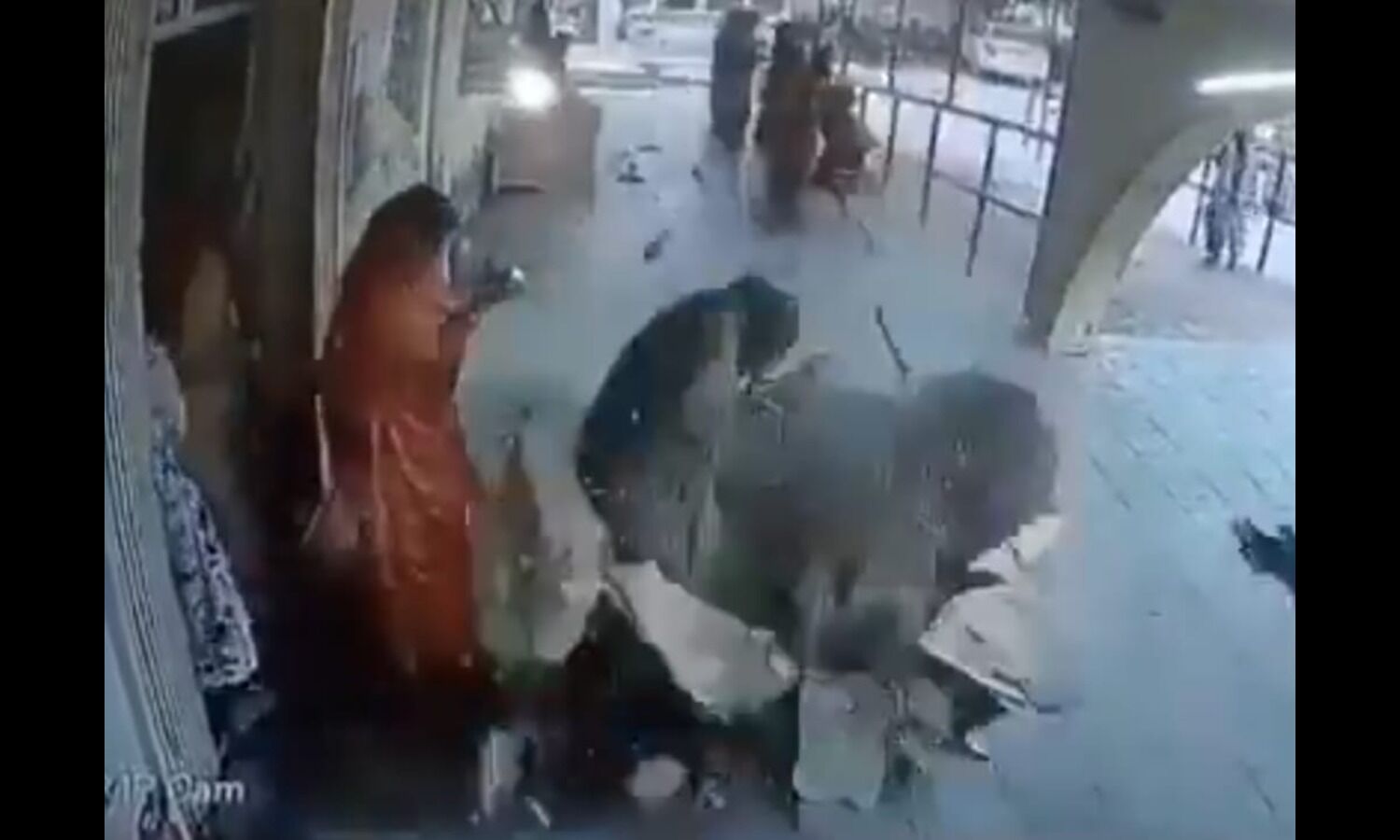 Woman injured after ceiling plaster falls at Rajasthan Govt Hospital, political row erupts