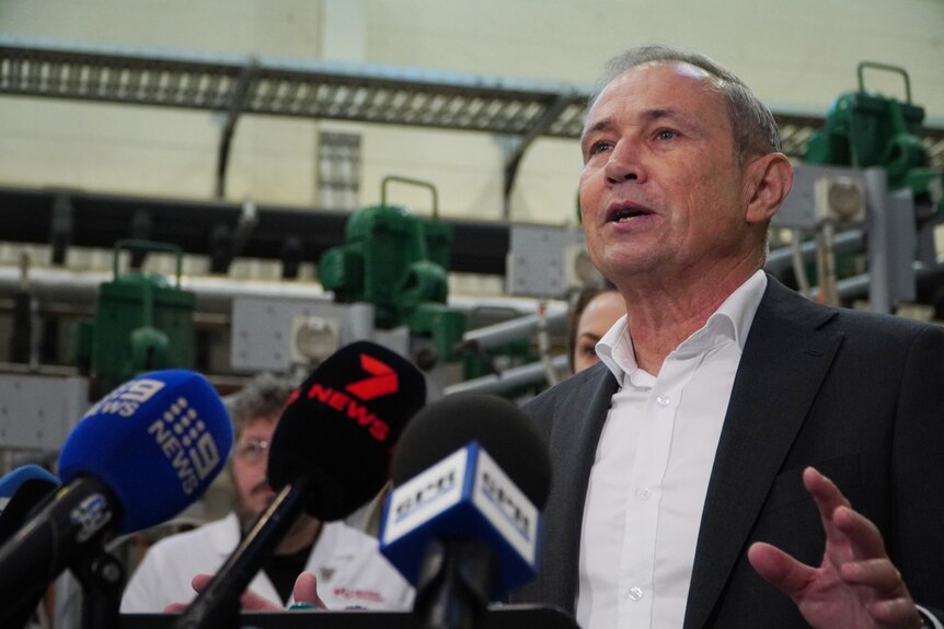 Devletler, ‘milyarlarca’ açığa çıktığını iddia ederek hastane finansmanı teklifini vuruyor