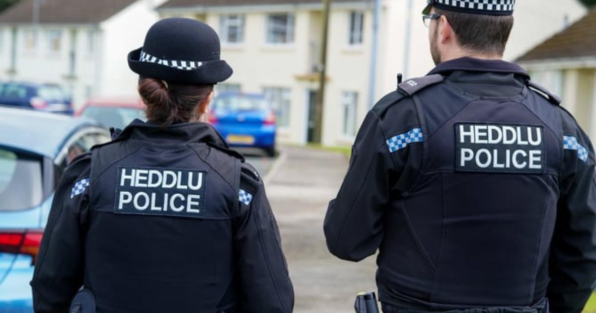 Police crackdown on E-scooters and scrambler bikes in Ammanford this summer