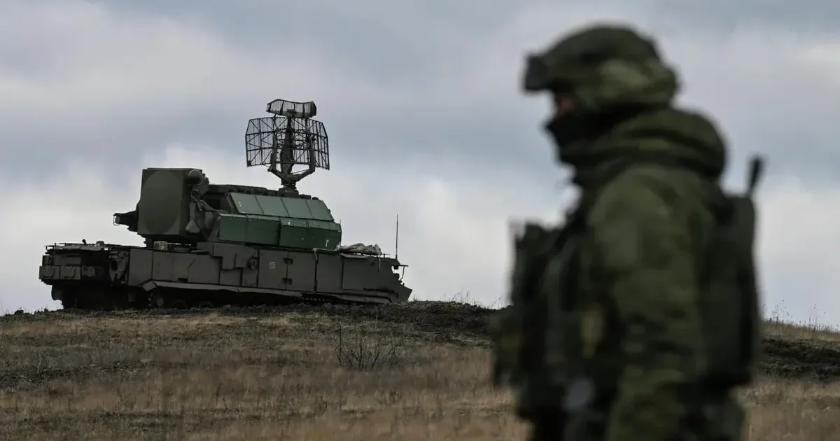 В Ярославской области заявили о самой массированной атаке дронов, в Твери поврежден склад Wildberries