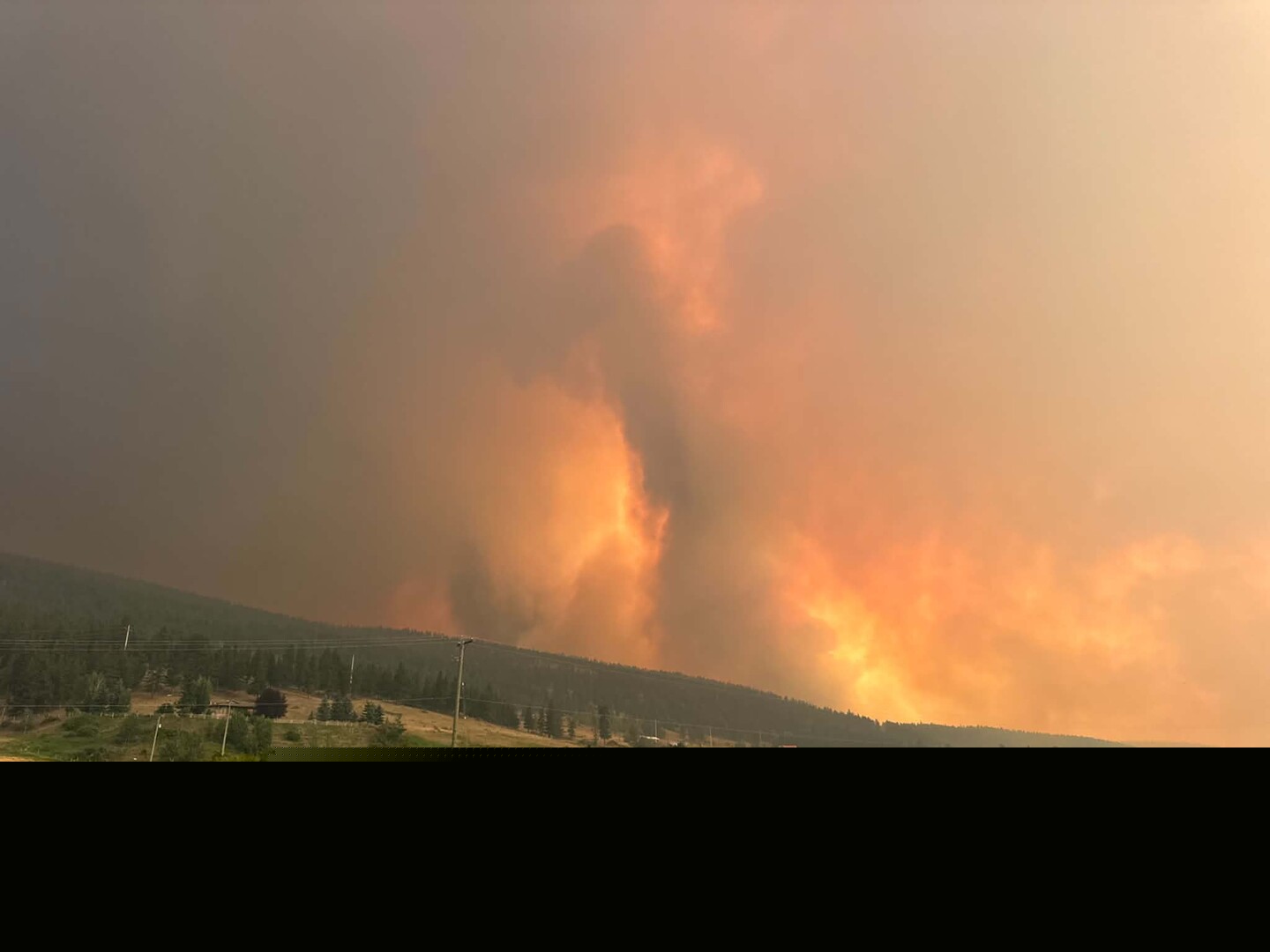 Residents of Clinton, B.C., wait to discover fate of village after fleeing wildfire (Kamloops)
