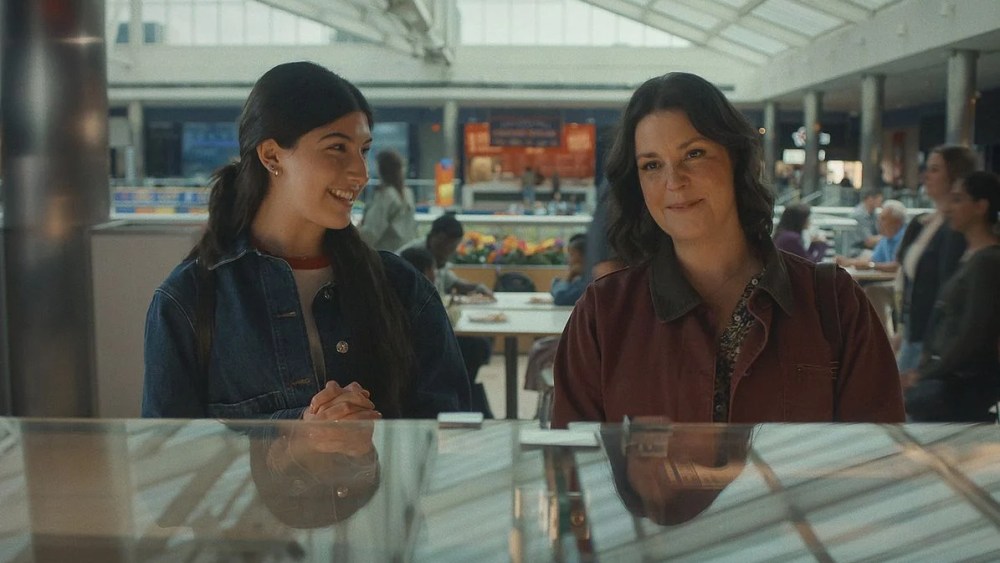 ‘Don’t Say Good Luck’ Review: Sunny Sandler and Melanie Lynskey Give Genuine Soul to Netflix’s Mother-Daughter Heartbreaker