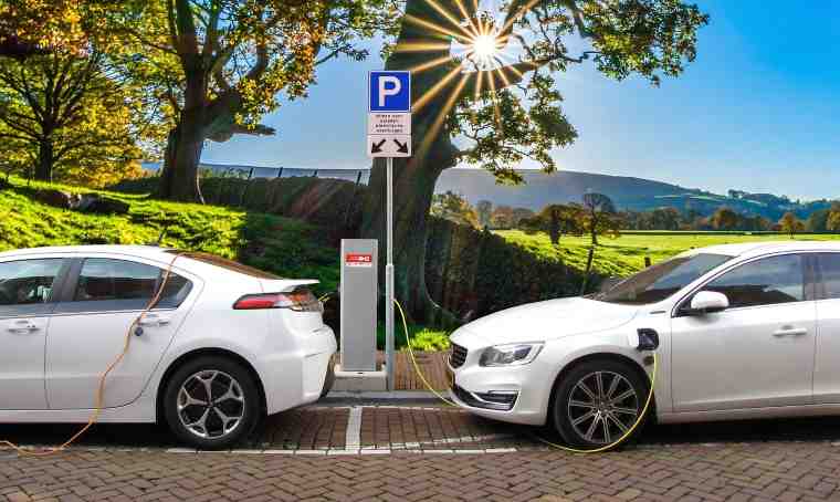 EV Battery Breakthrough! 800 km Range Lithium Metal Technology has “Ushered in a New Era”