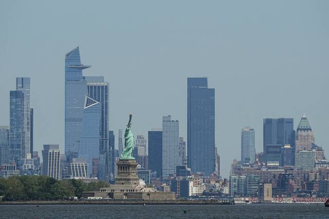 Boat capsizes in New York Harbor, woman and 5-month-old baby die