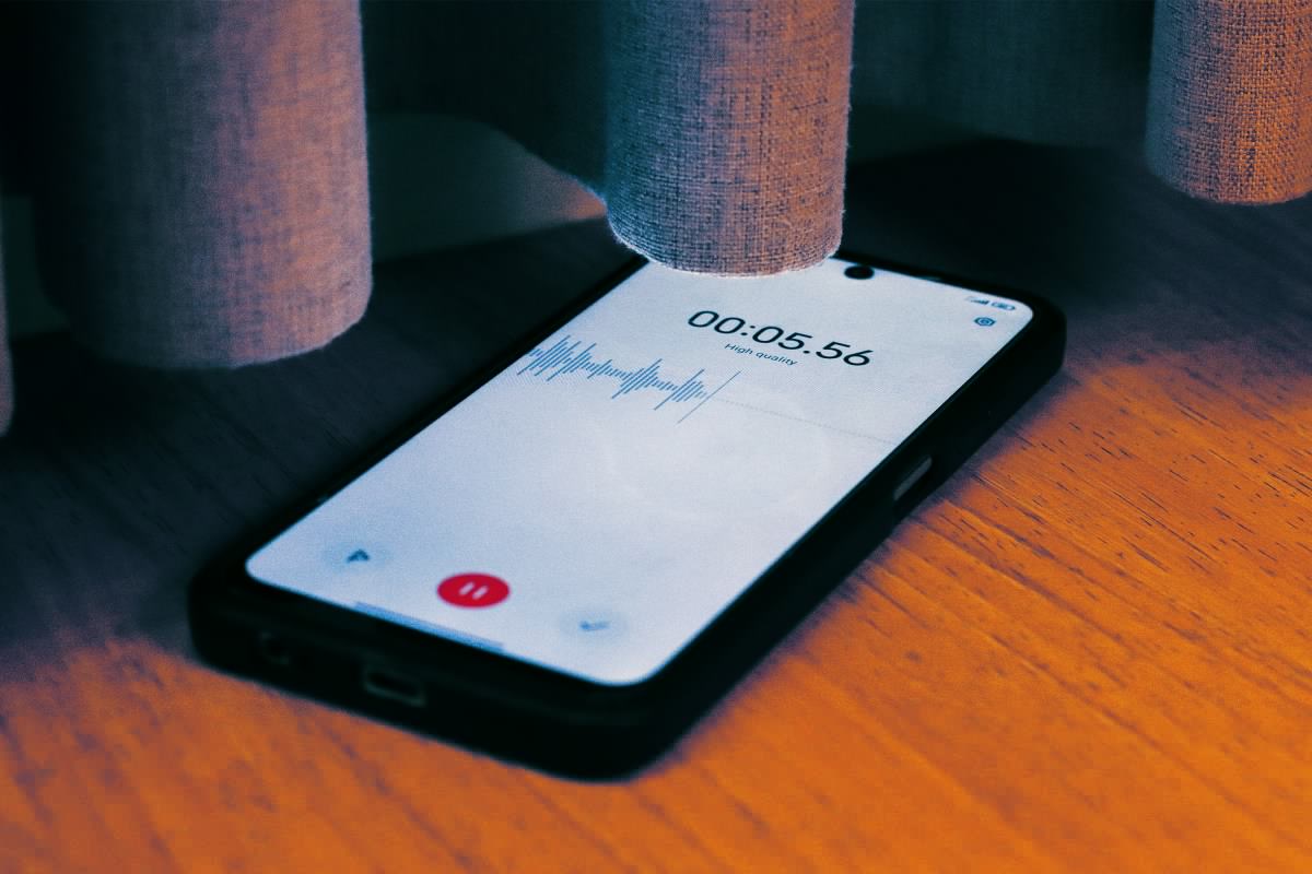 People Are Starting to Record Every Conversation They Have Without Disclosing It, and It’s Gross