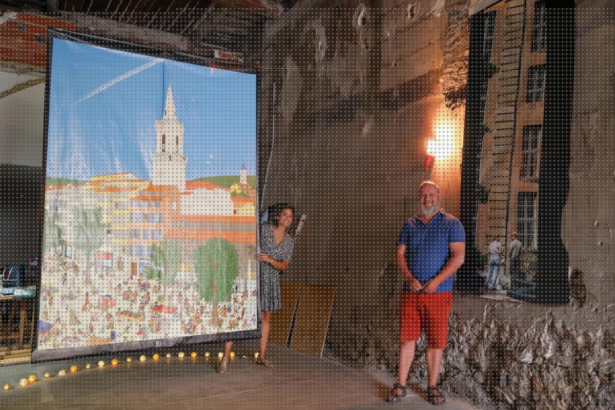 Mis à disposition gracieusement, un local commercial vacant se convertit en galerie d’art éphémère place du Marché à Draguignan