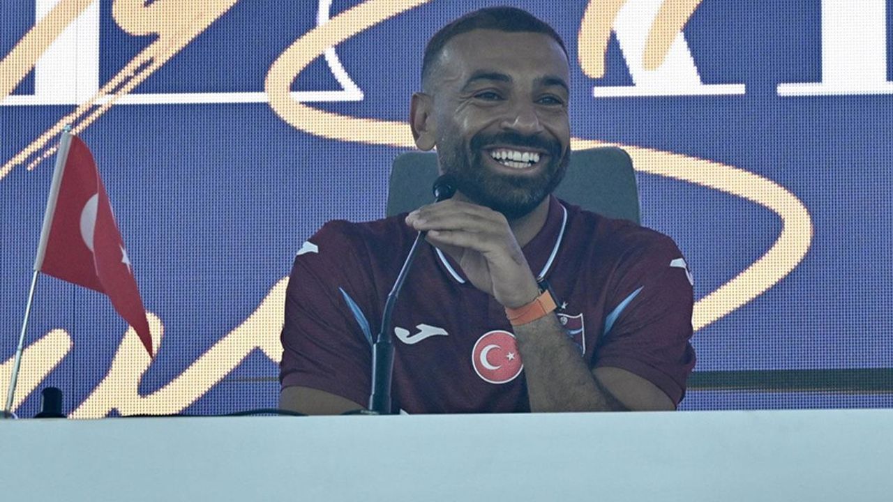 Salah Trabzonspor'a Tarihi İmzayı Attı
