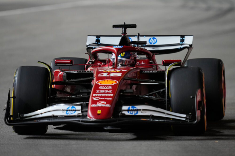 LIVE F1, GP Singapore 2025 in DIRETTA: Russell in pole, Verstappen davanti alle McLaren. Benino Antonelli, flop Ferrari