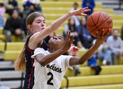American Canyon falls to Justin-Siena in league matchup
