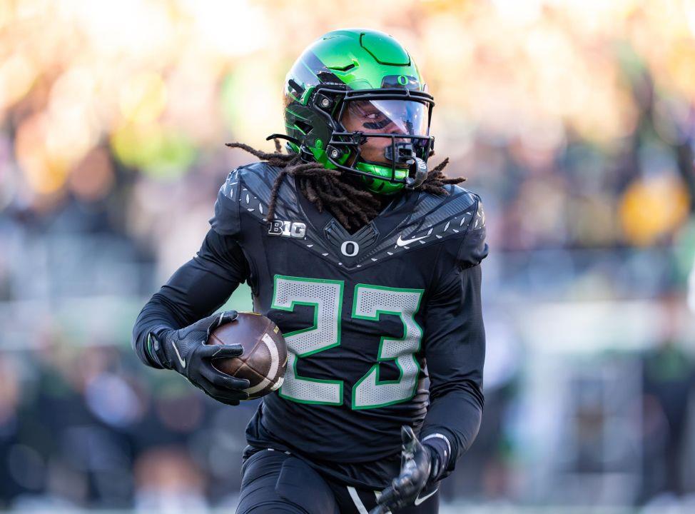 Davison, Hill Jr. take center stage of Oregon backfield