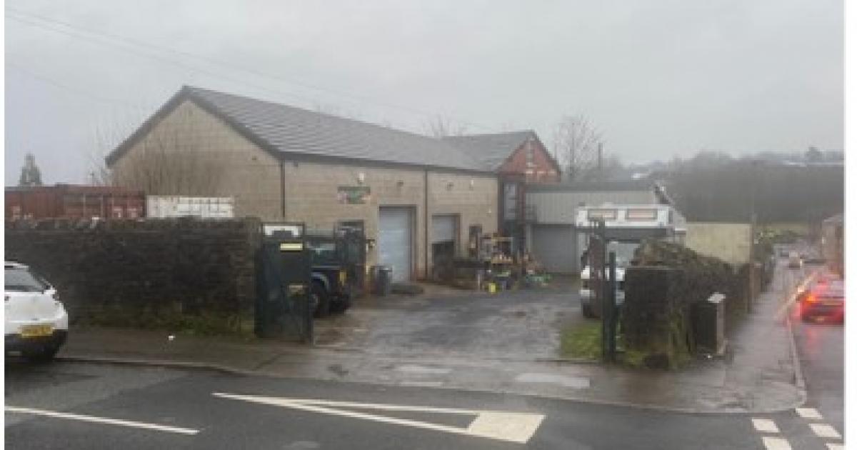 Darwen auto-specialist gets approval for units plan with 21 conditions