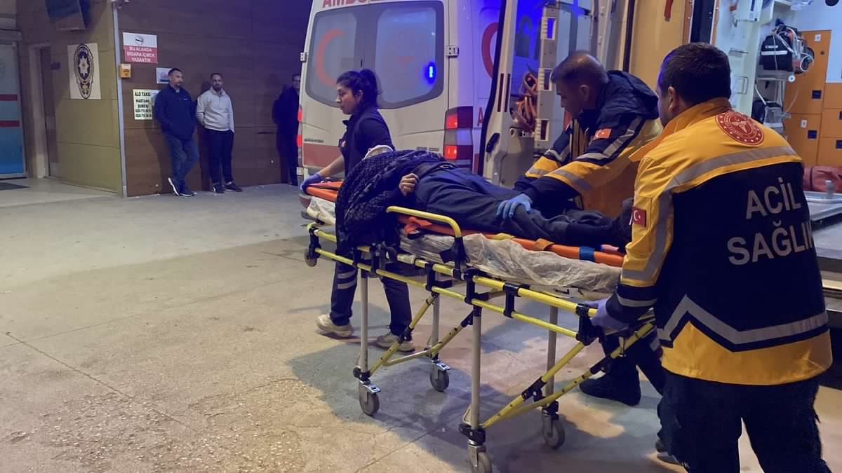 İnegöl'de Özel Halk Otobüsü Yaya Çarptı: Yaralı Hastaneye Kaldırıldı