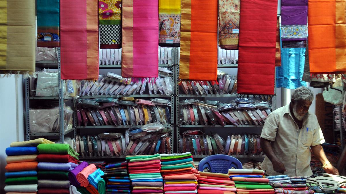 Karnataka government employees advised to wear khadi on first Saturdays of every month