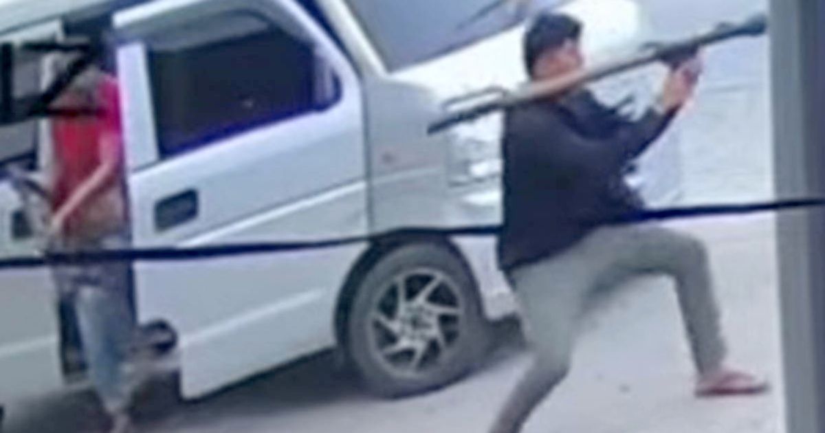 Fella fires a rocket launcher at mayor - and he had a few grenades too