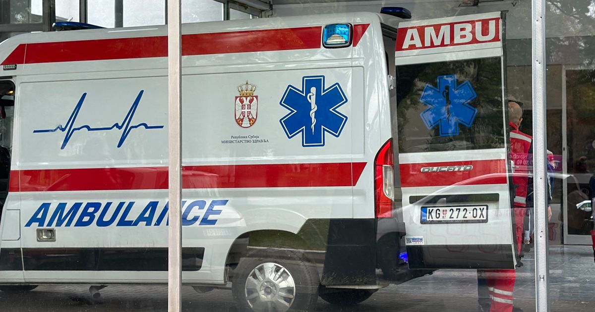 TEŠKA NESREĆA NA TRENINGU JAHANJA: Devojčica (14) pala sa konja kod Surčina, hitno prevezena u bolnicu