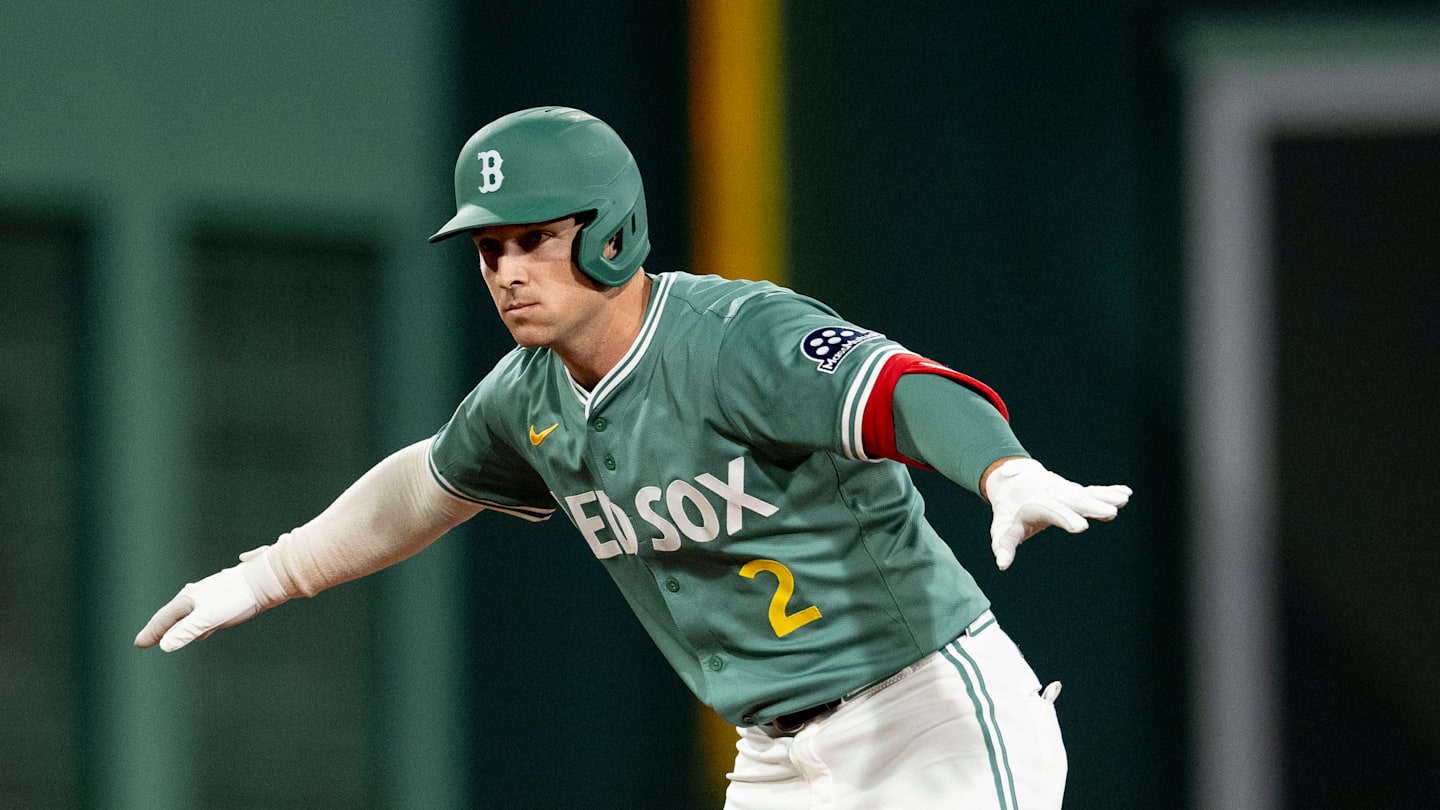 Red Sox should be quietly confident they won't lose Alex Bregman amid opt-out drama