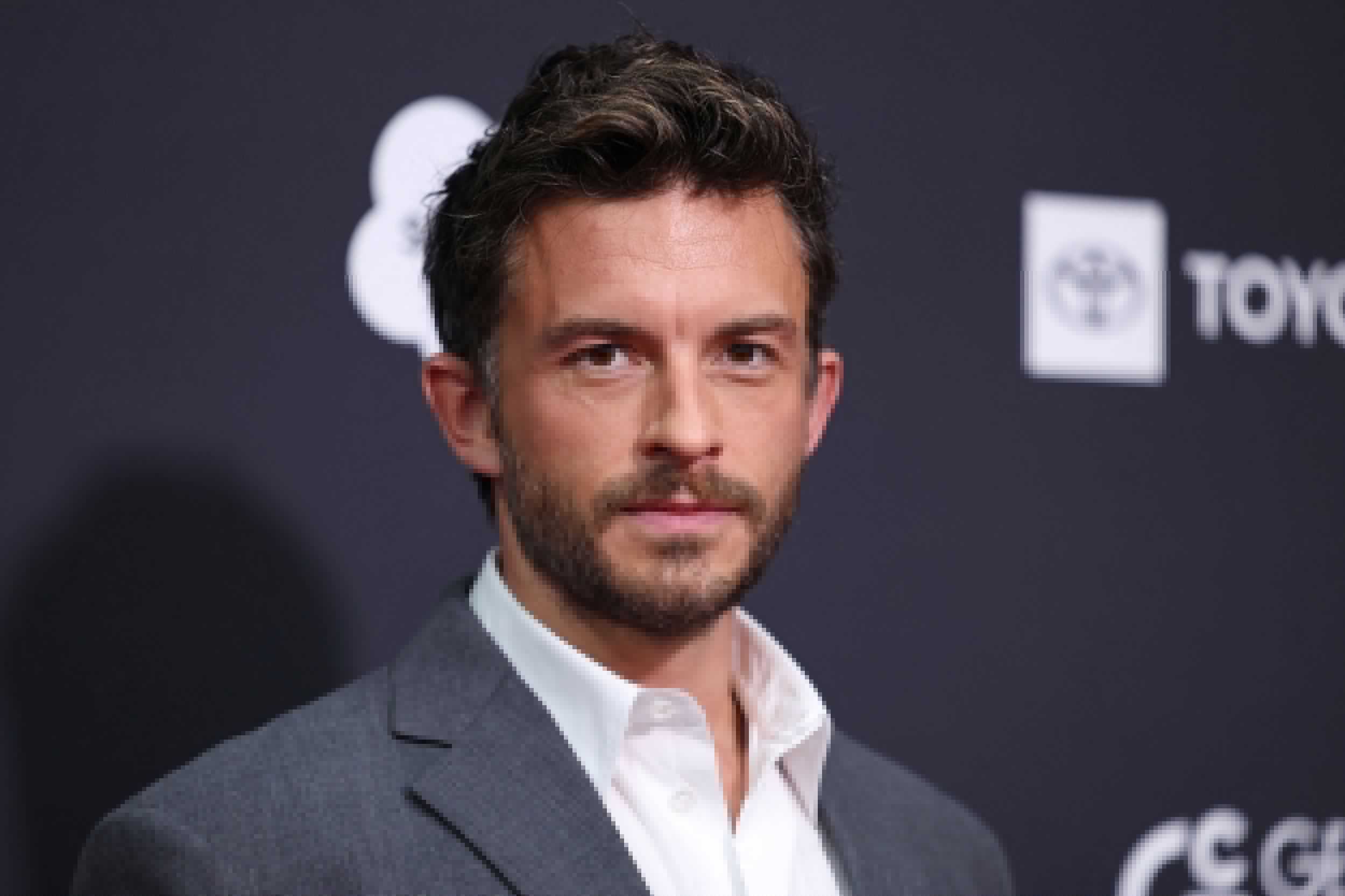 Jonathan Bailey Fronts Giorgio Armani's First New Men's Fragrance in Over 20 Years