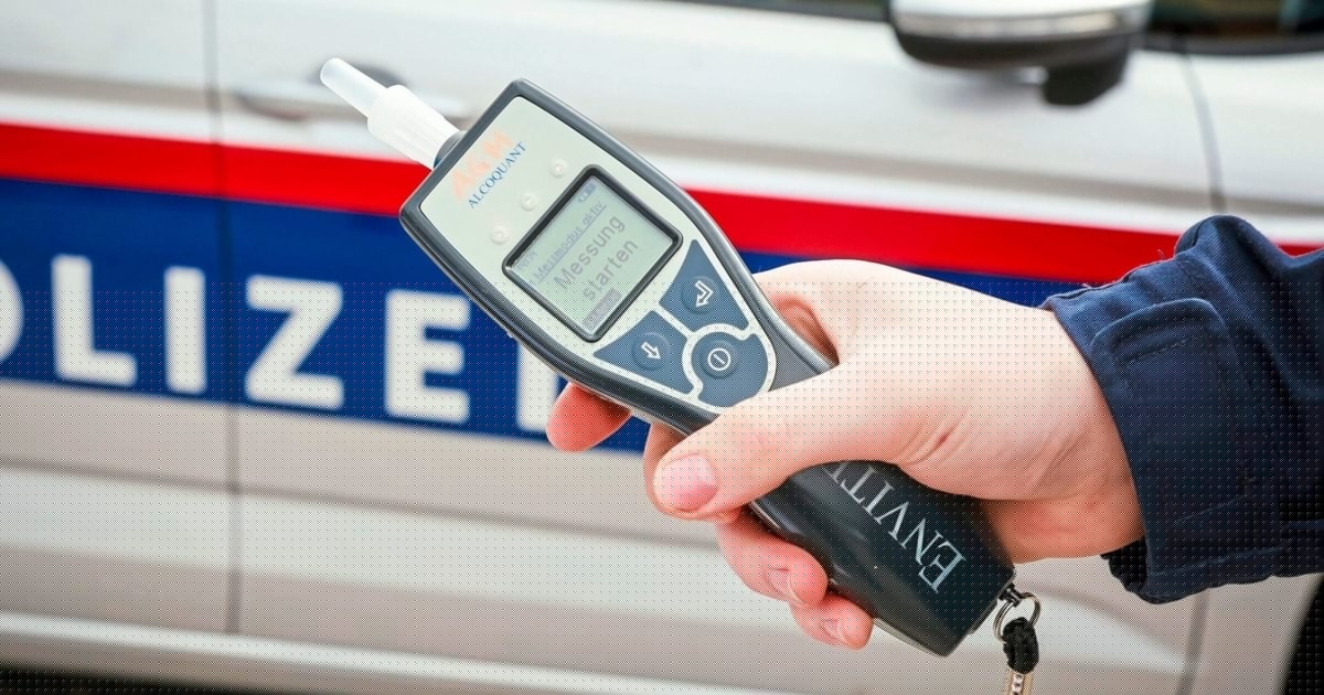 Polizei sucht Zeugen - Pkw-Lenker auf Unfallfahrt durch Hard