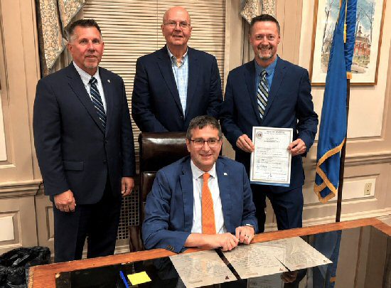 Gov Meyer Signs HB 268 & Delaware Takes Major Step Toward Next Generation 911