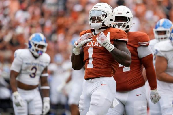 No. 9 Texas puts elite defense against Florida’s anemic offense