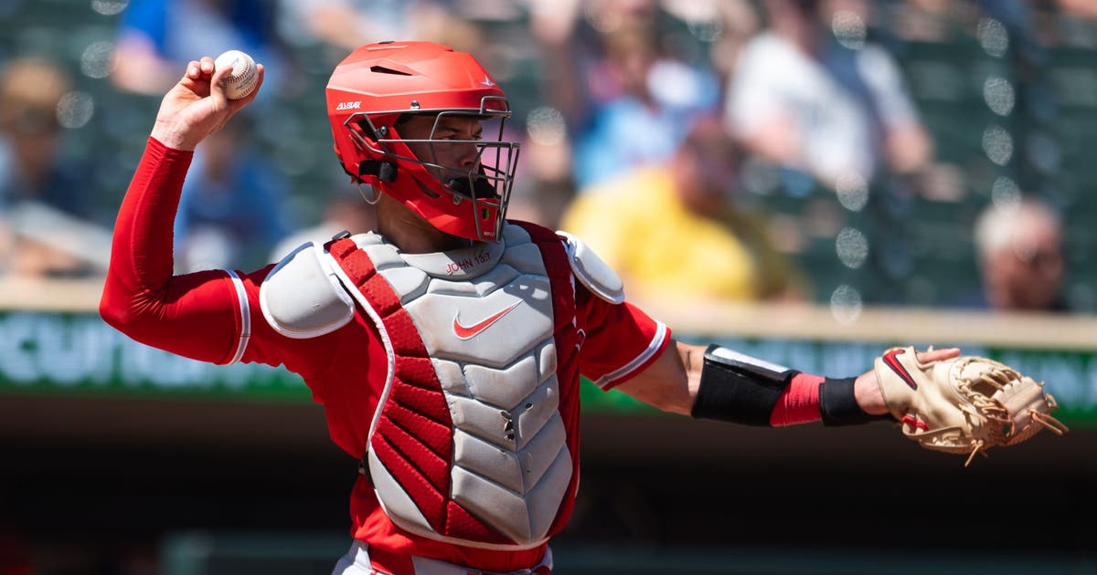 Rangers acquire catcher, relief pitcher from Angels