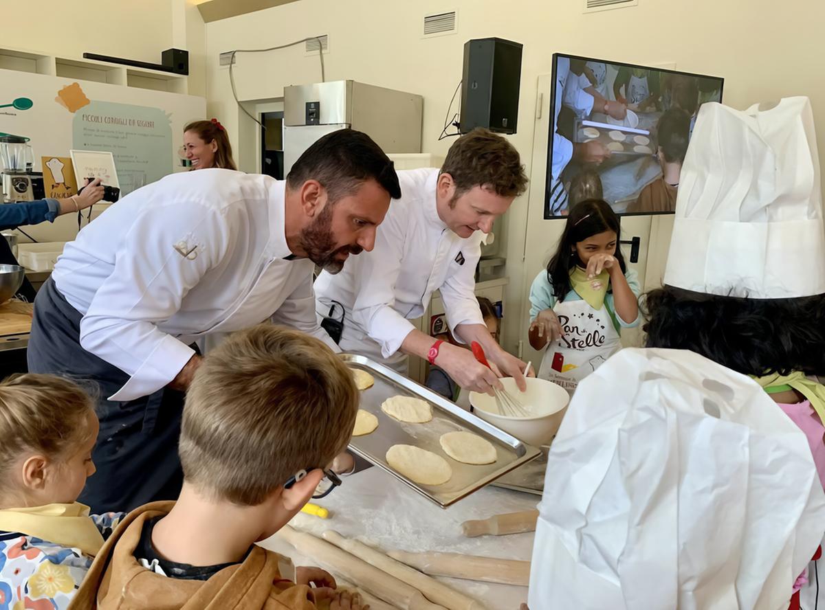 Torna ’Cuochi per un giorno’. Settemila bambini in cucina insieme agli chef stellati